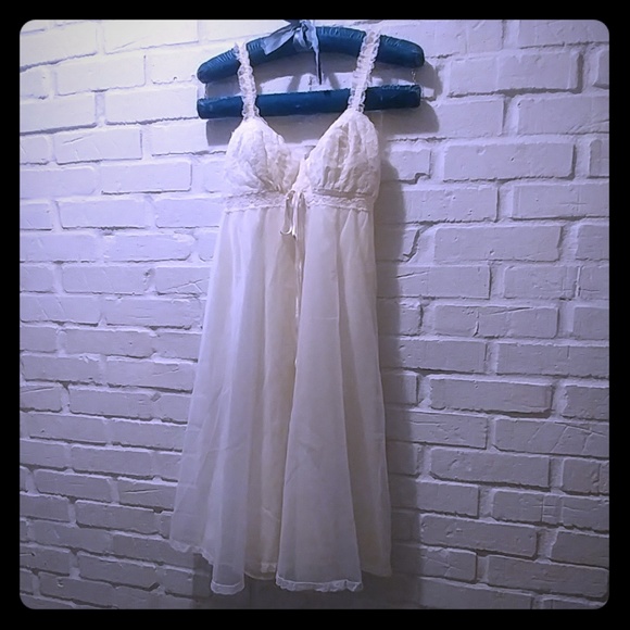 Vintage Other - Olga Angelic Lingerie Pale Yellow Vintage Nightie